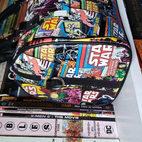 Star Wars LOUNGEFLY Barrel Crossbody Bag - Picture 5 of 11